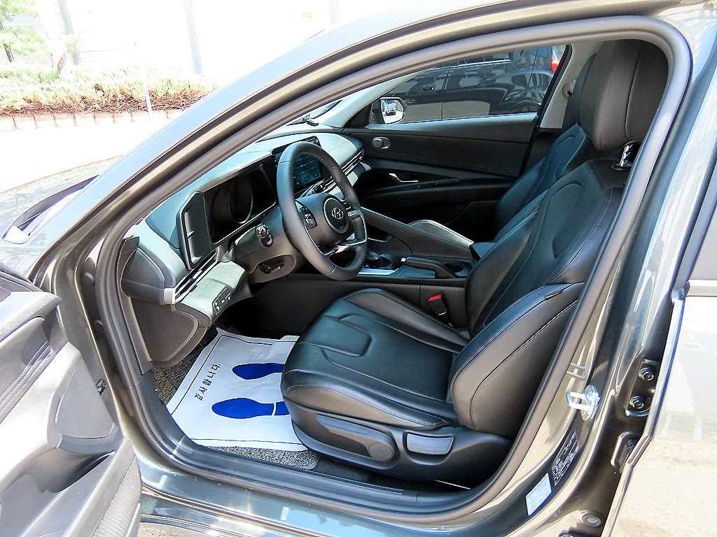 HYUNDAI Avante - Vista 5