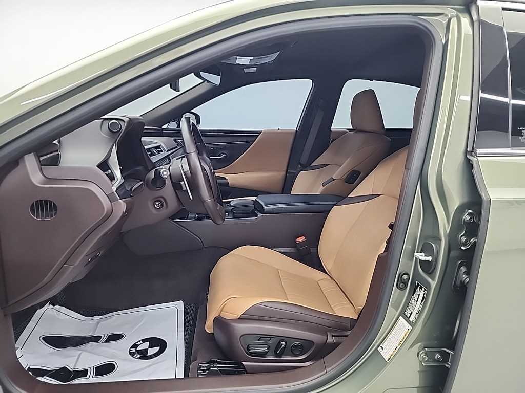 Lexus ES - Vista 11