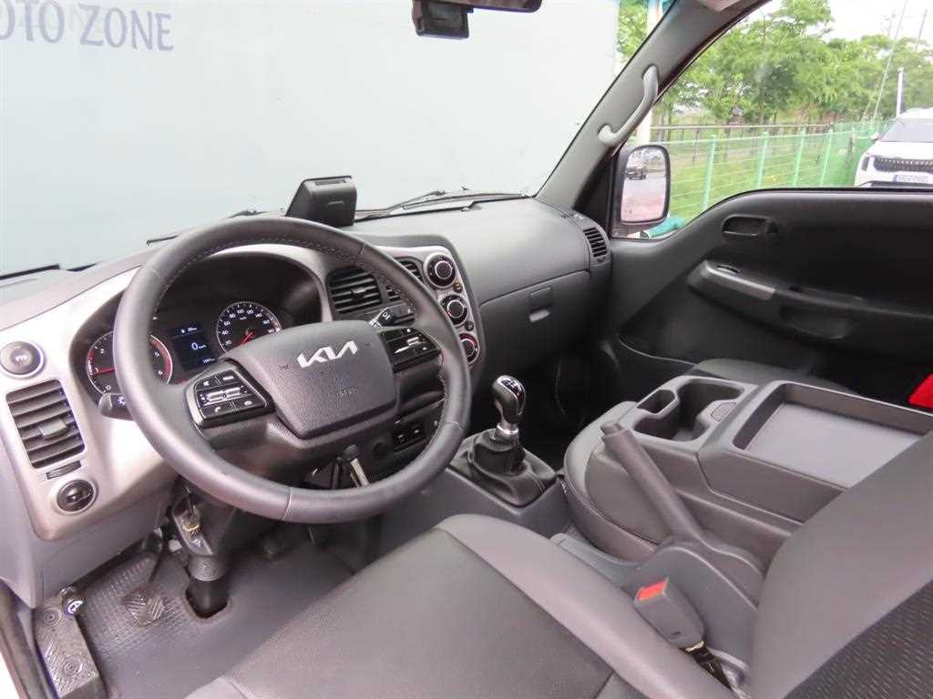 Small Truck Complaint (complaint vehicle) - Vista 11