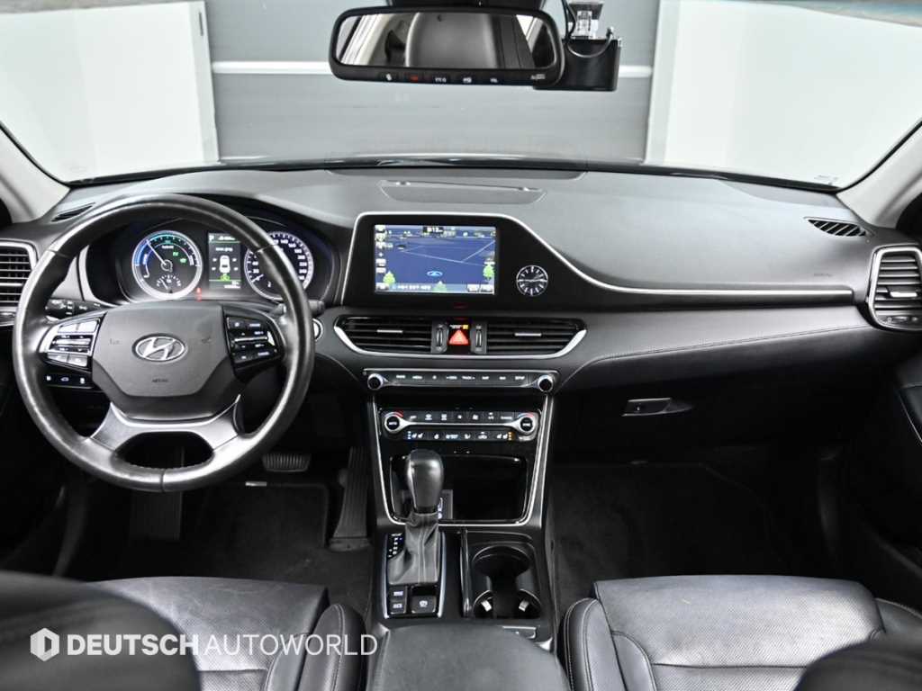 HYUNDAI Grandeur - Vista 7