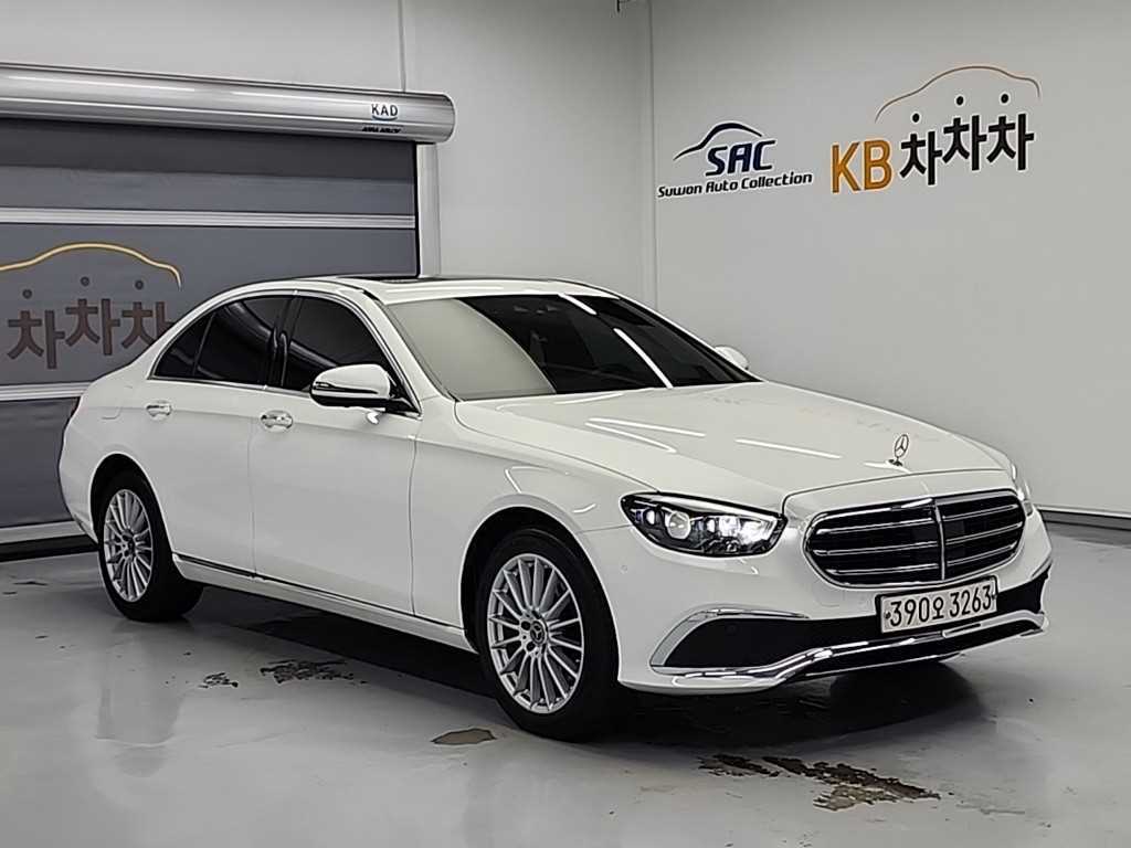 Mercedes Benz E class - Vista 4