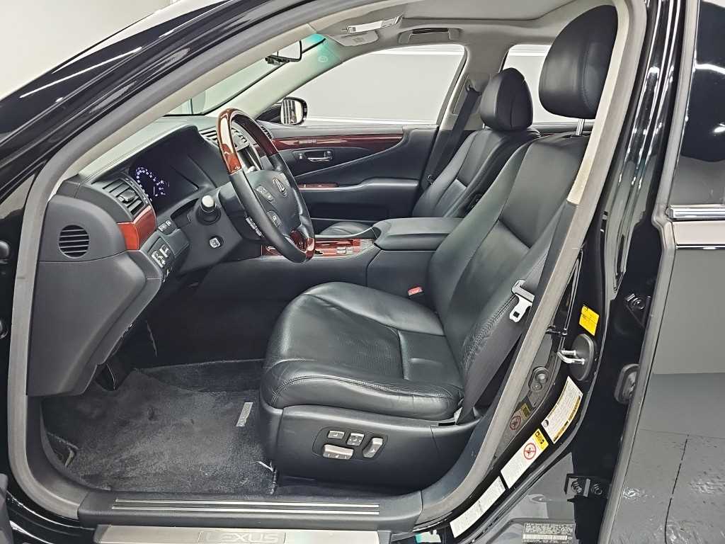 Lexus LS - Vista 11