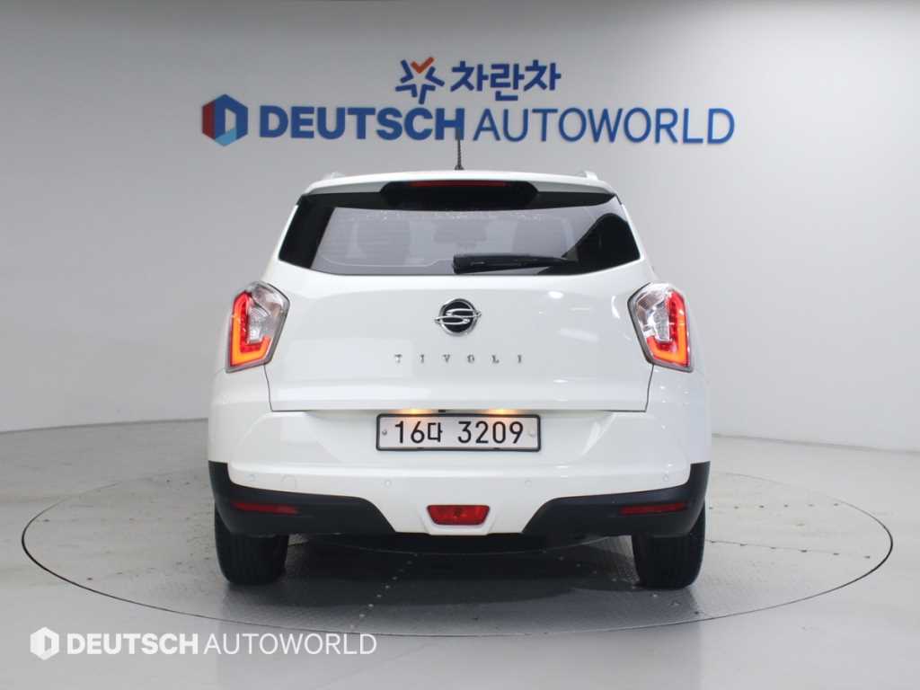 Ssangyong Tivoli - Vista 4