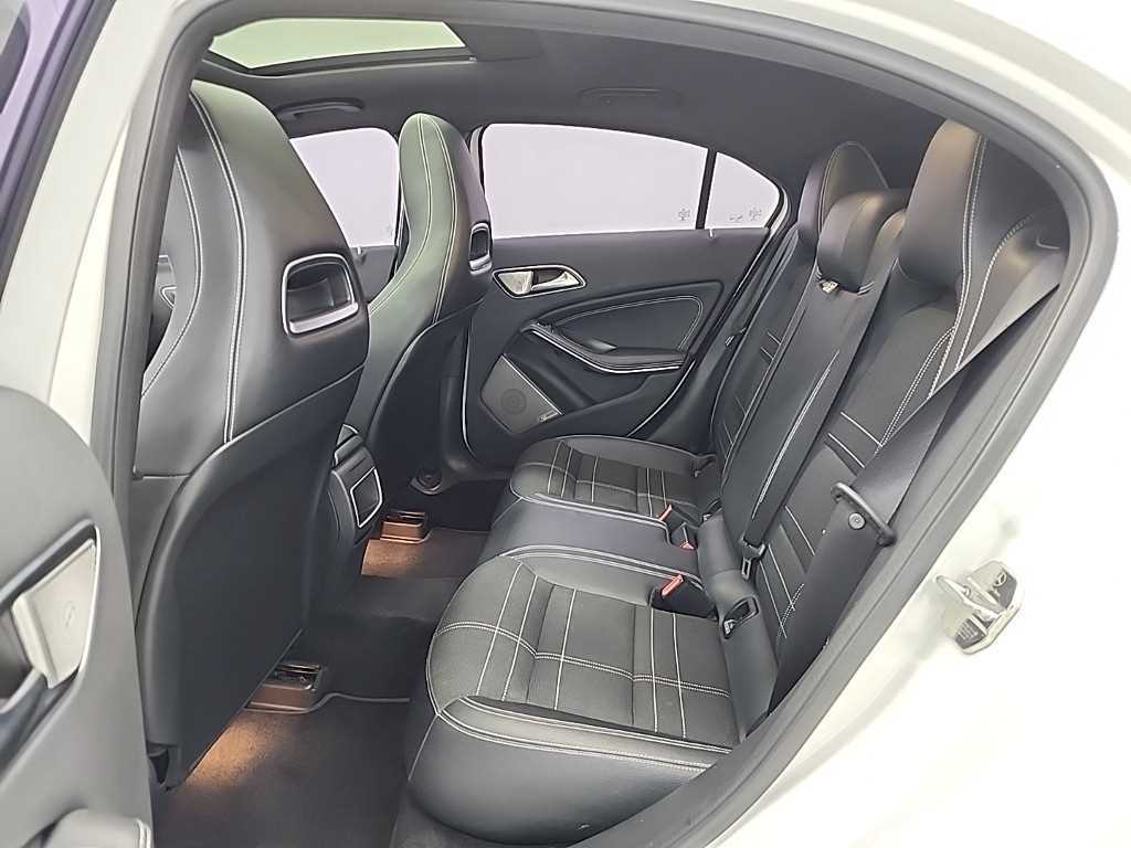 Mercedes Benz A Class - Vista 12