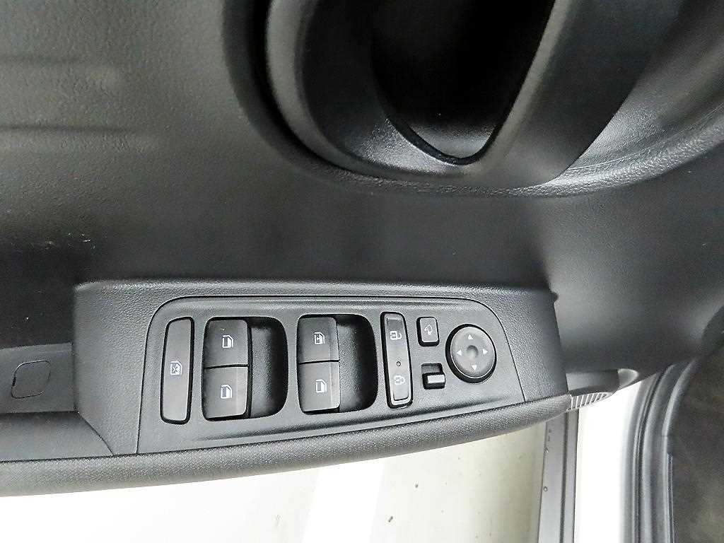 HYUNDAI Casper - Vista 12