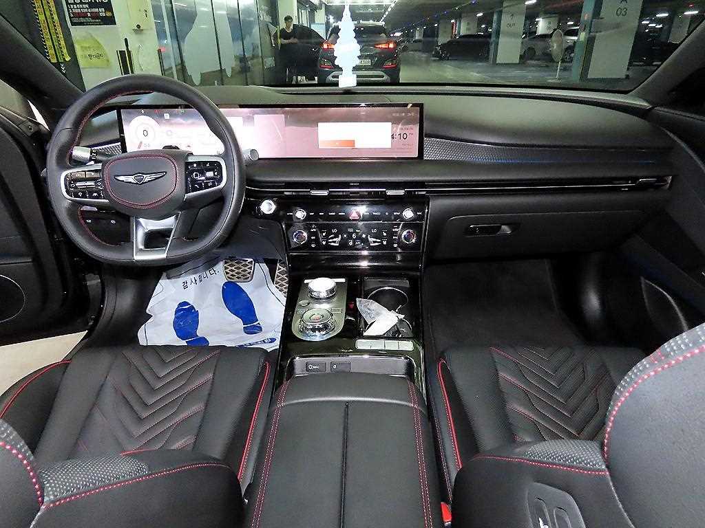 Genesis G80 - Vista 10