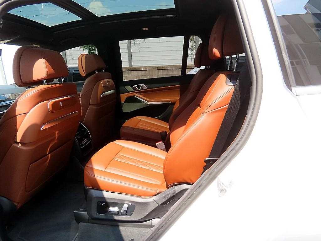 BMW X7 - Vista 6