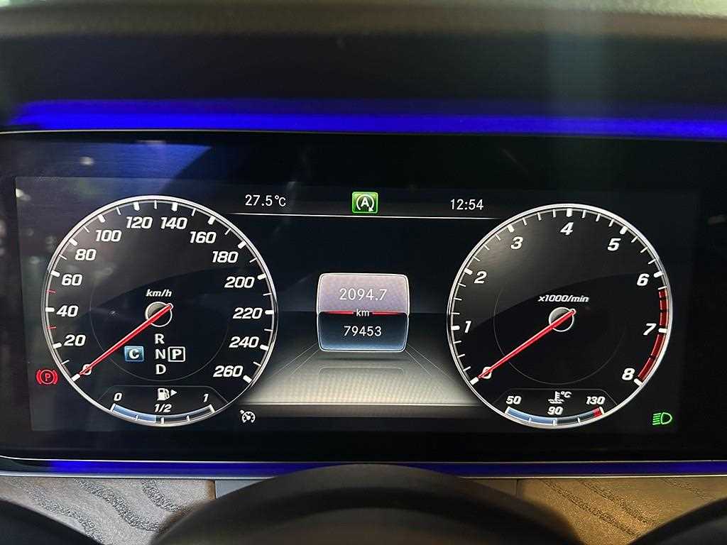 Mercedes Benz E class - Vista 10