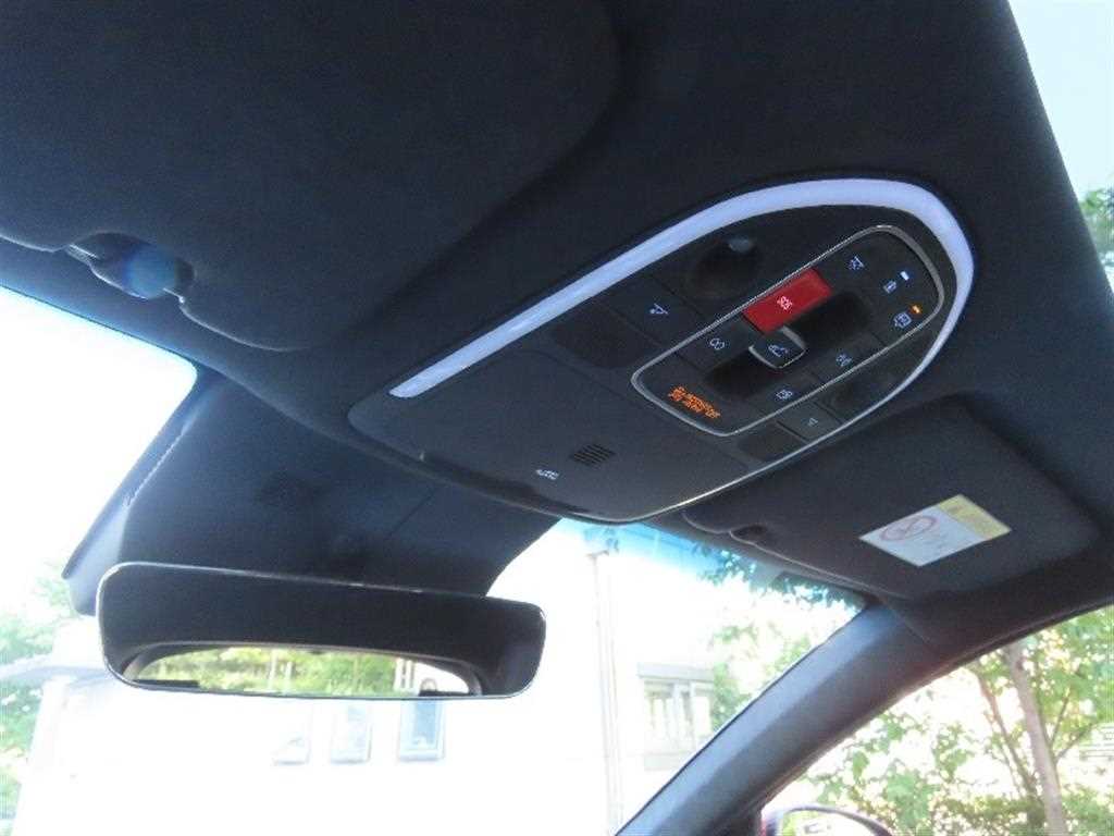 Genesis G70 - Vista 10
