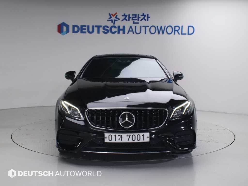 Mercedes Benz E class - Vista 3