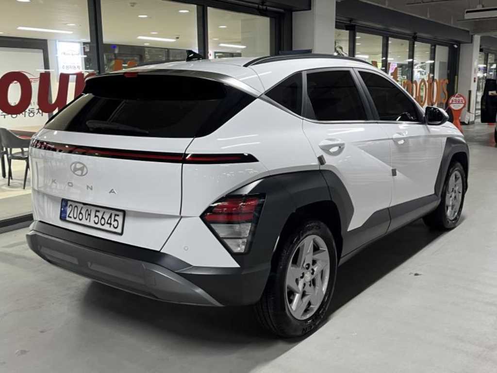 HYUNDAI Kona - Vista 4