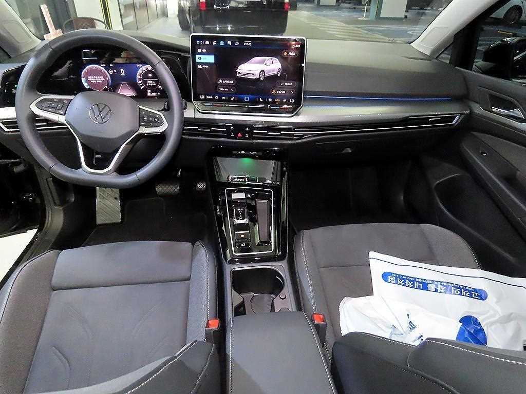 Volkswagen Golf - Vista 10