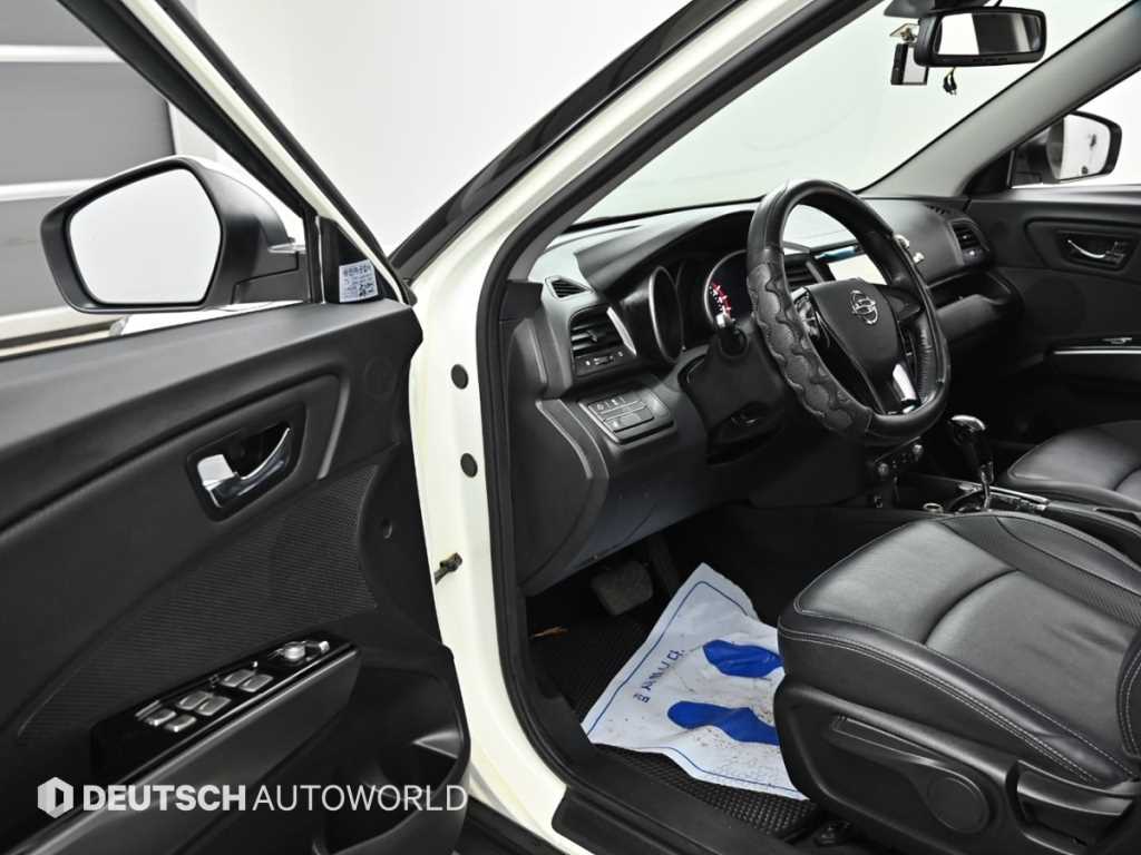 Ssangyong Tivoli - Vista 11