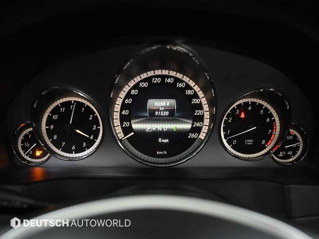Mercedes Benz E class - Vista 8