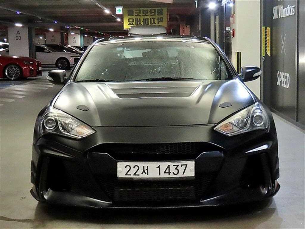 HYUNDAI Genesis - Vista 2