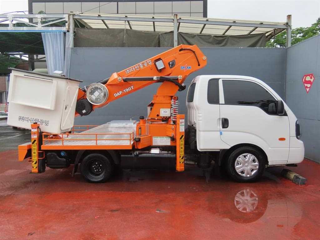 Small Truck Complaint (complaint vehicle) - Vista 3