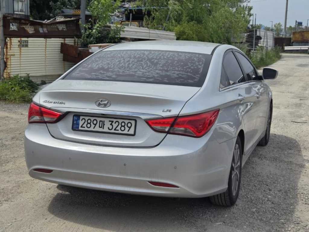 HYUNDAI Sonata - Vista 3