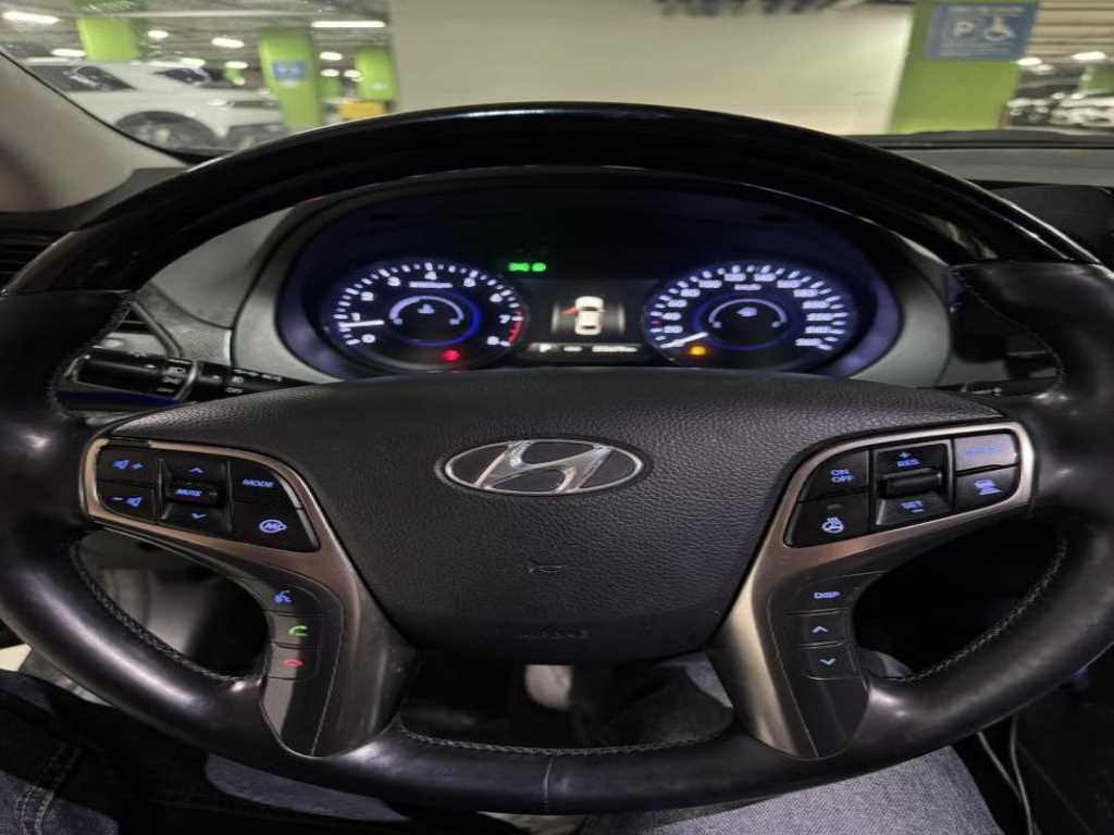 HYUNDAI Grandeur - Vista 6