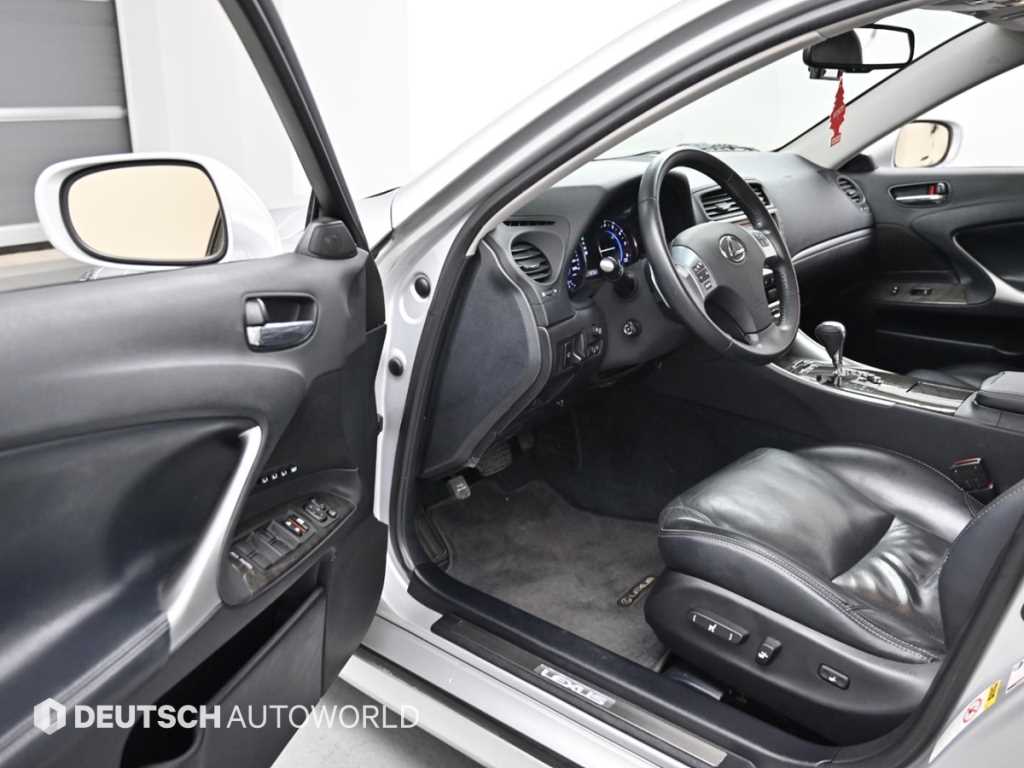 Lexus IS - Vista 11