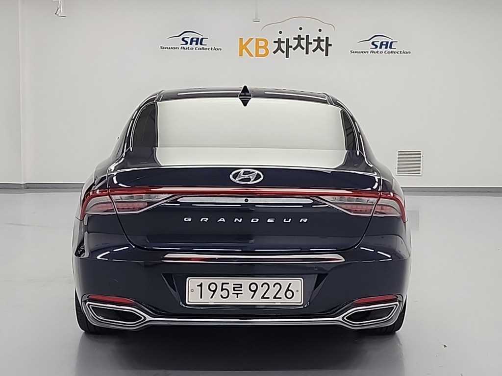 HYUNDAI Grandeur - Vista 3