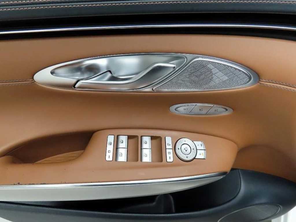 Genesis GV70 - Vista 11