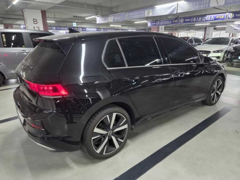 Volkswagen Golf - Vista 4