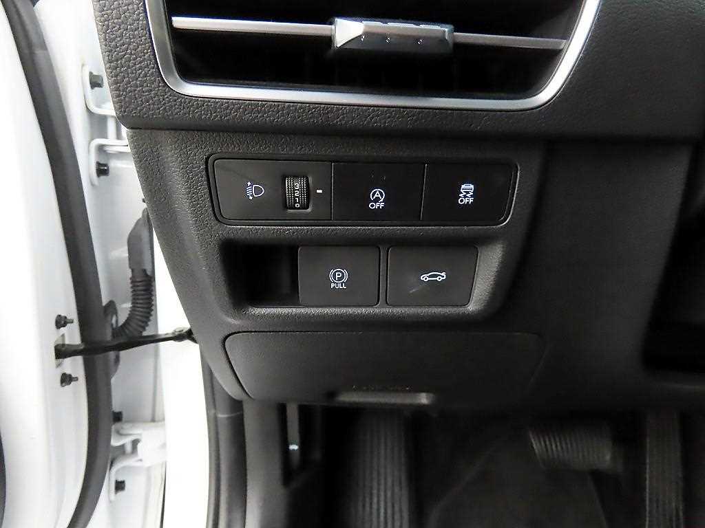 HYUNDAI Sonata - Vista 12