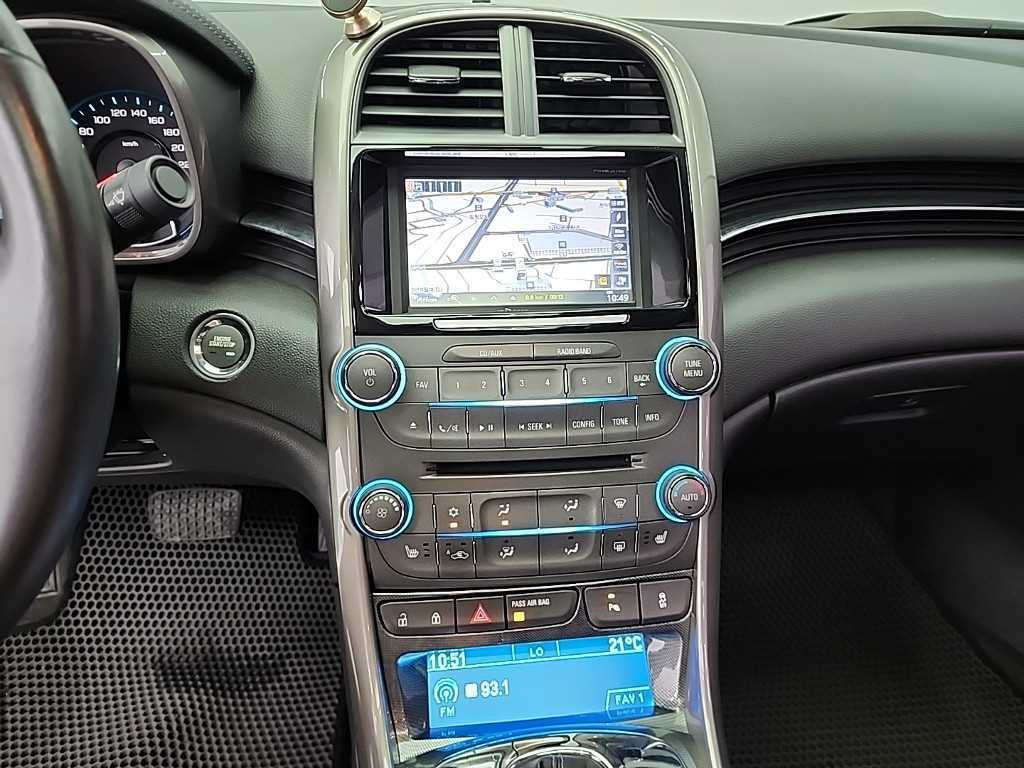 Chevrolet Malibu - Vista 10