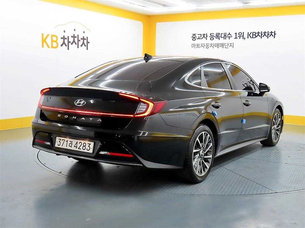 HYUNDAI Sonata - Vista 4