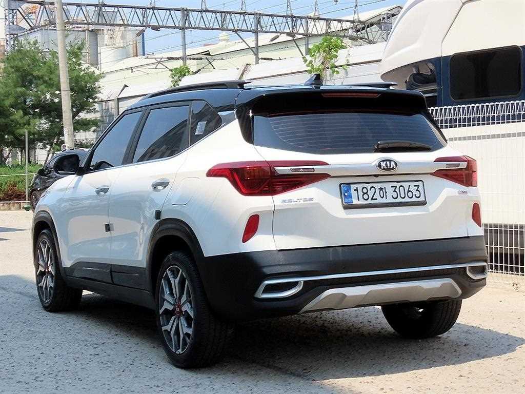 KIA Seltos - Vista 3