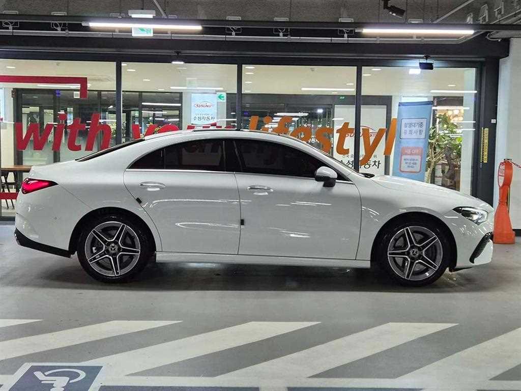 Mercedes Benz CLA Class - Vista 3