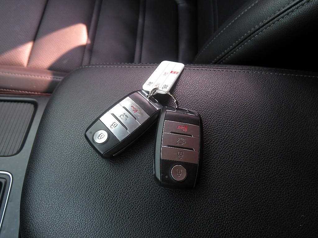 KIA Sorento 2016 Gris - Importación desde Corea - HF Imports Iquique - Foto 16