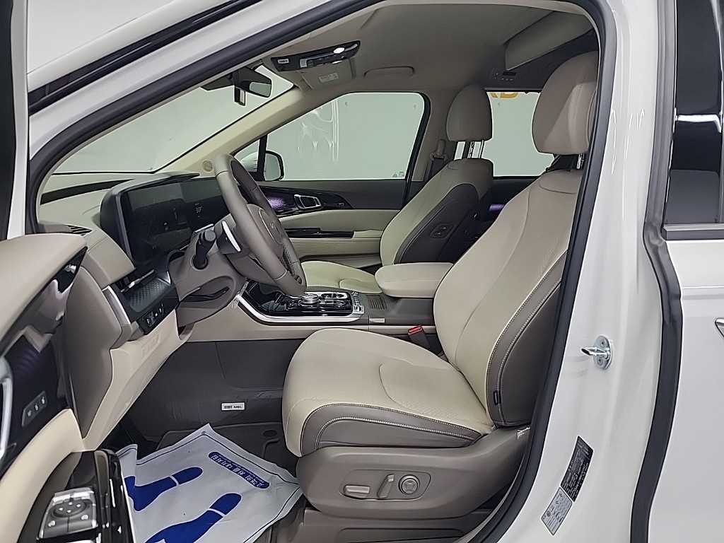 KIA Carnival - Vista 11