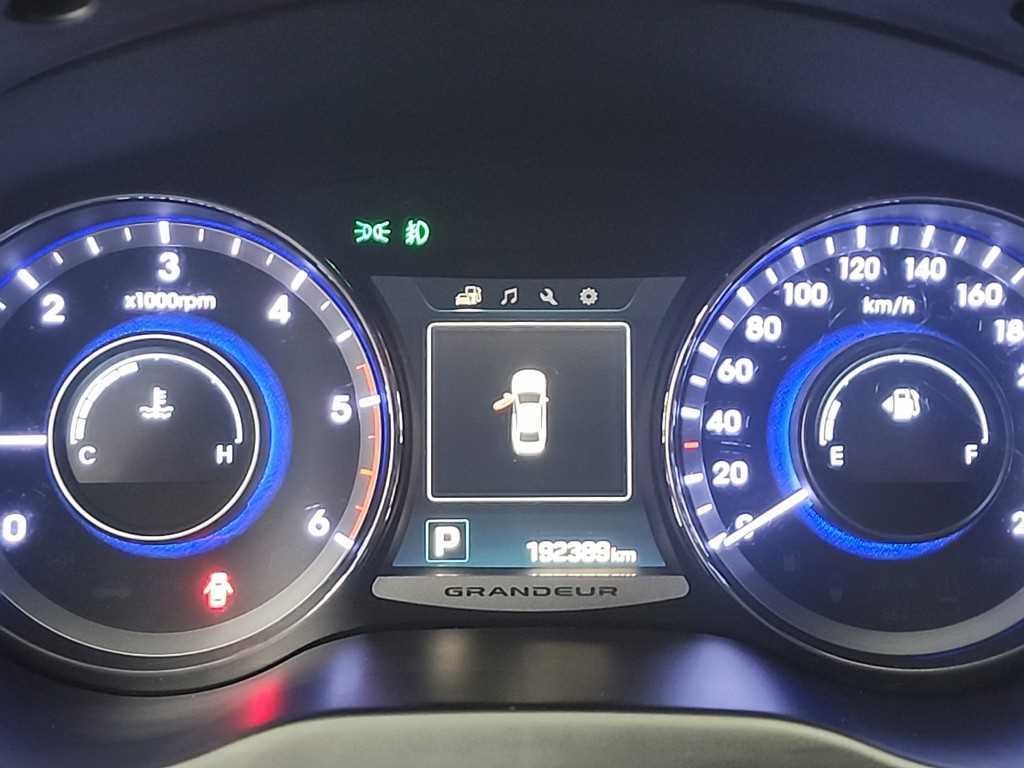 HYUNDAI Grandeur - Vista 6