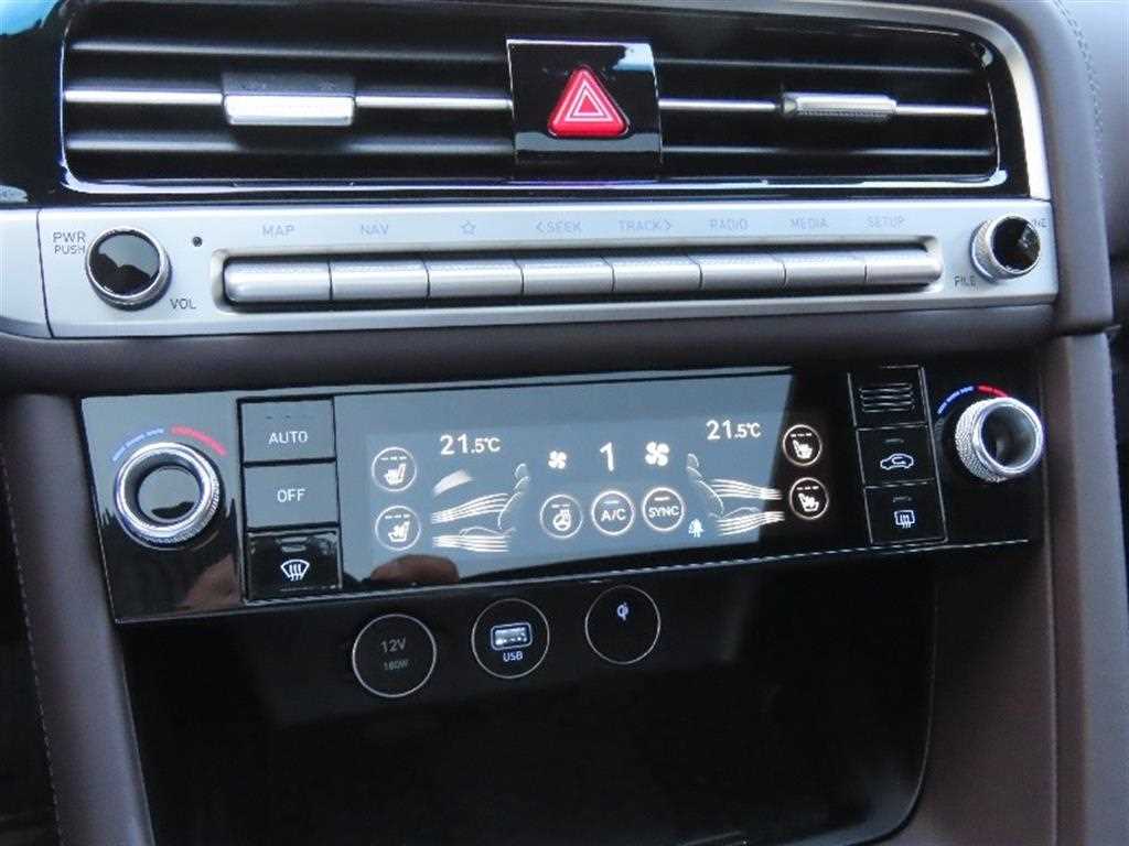 Genesis G70 - Vista 7