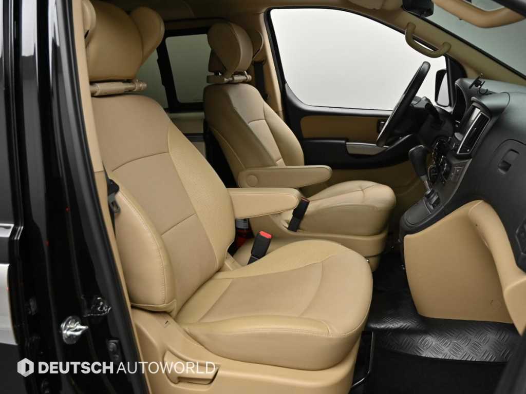 HYUNDAI Starex - Vista 10