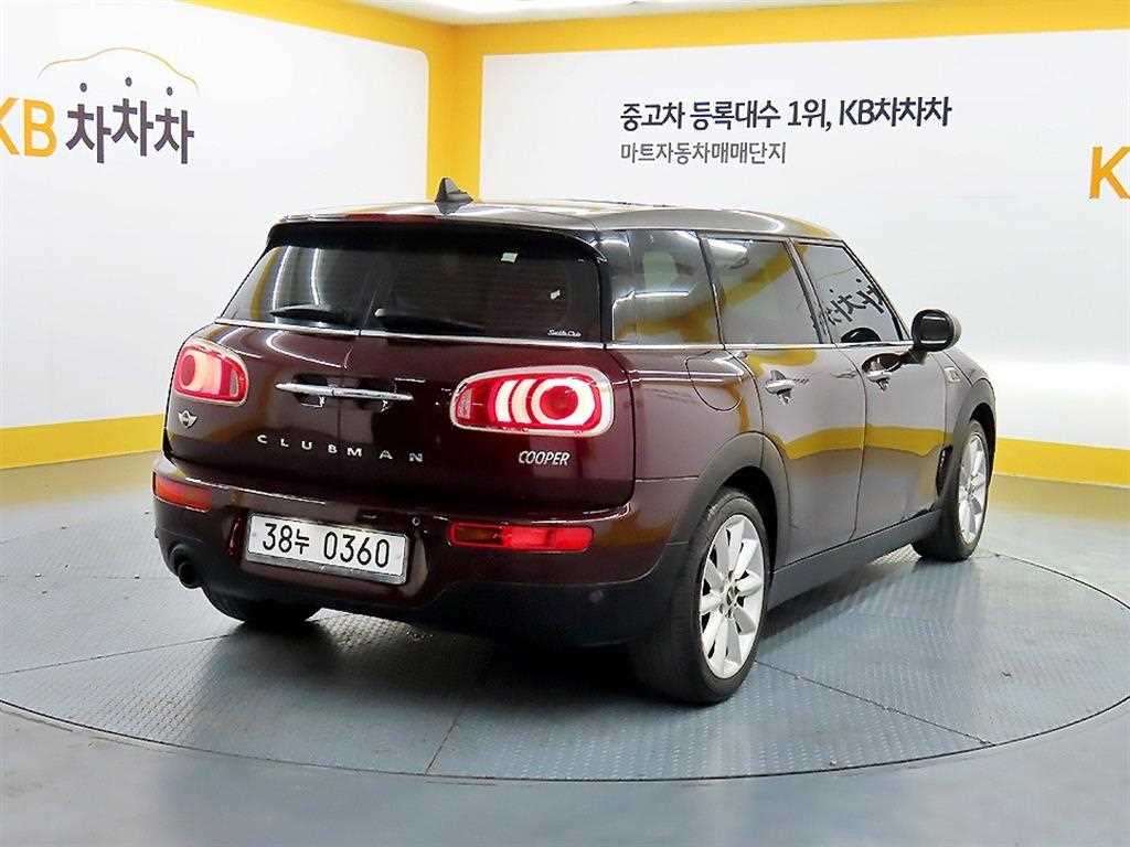 Mini Clubman - Vista 4