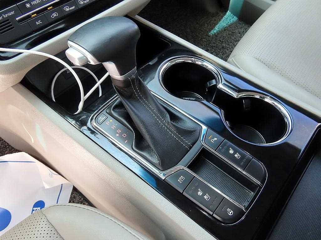 KIA Carnival - Vista 10