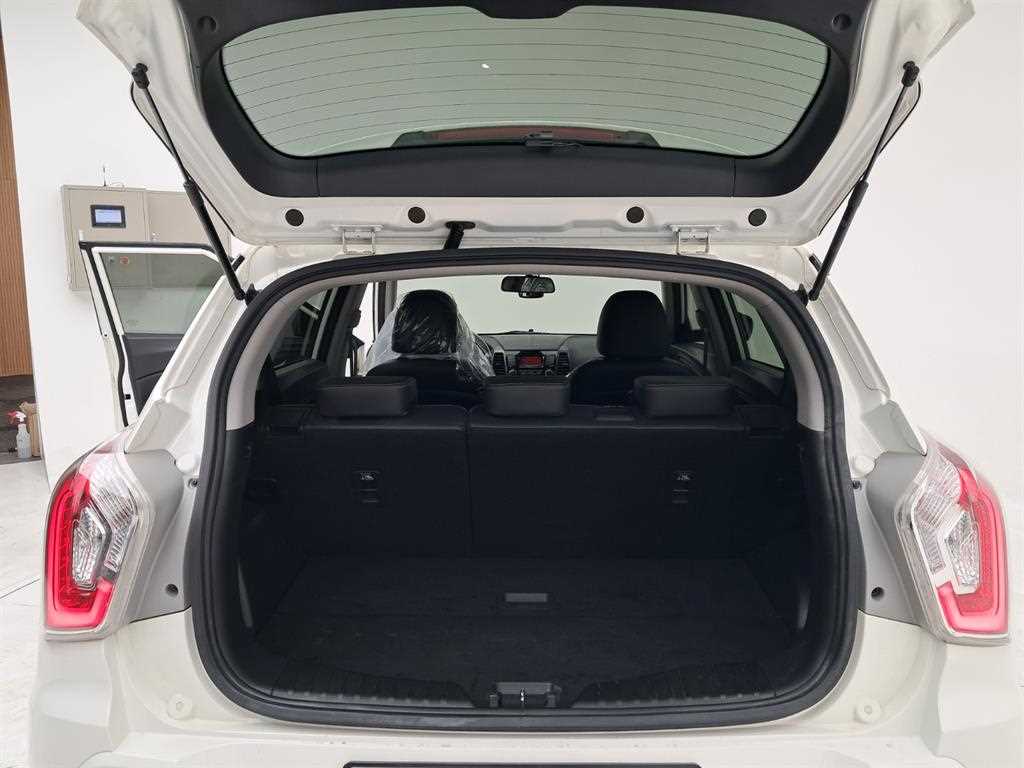 Ssangyong Tivoli 2017 Blanco - Importación desde Corea - HF Imports Iquique - Foto 16