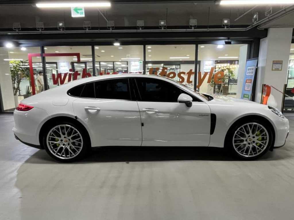 Porsche Panamera - Vista 3