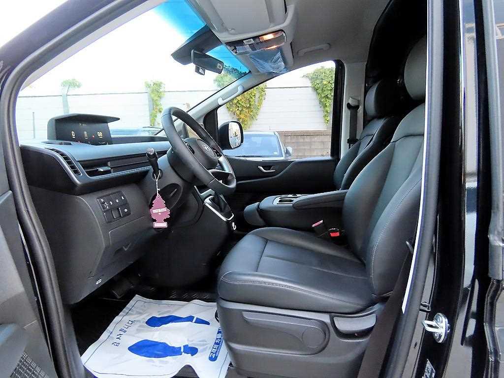 HYUNDAI Staria - Vista 5