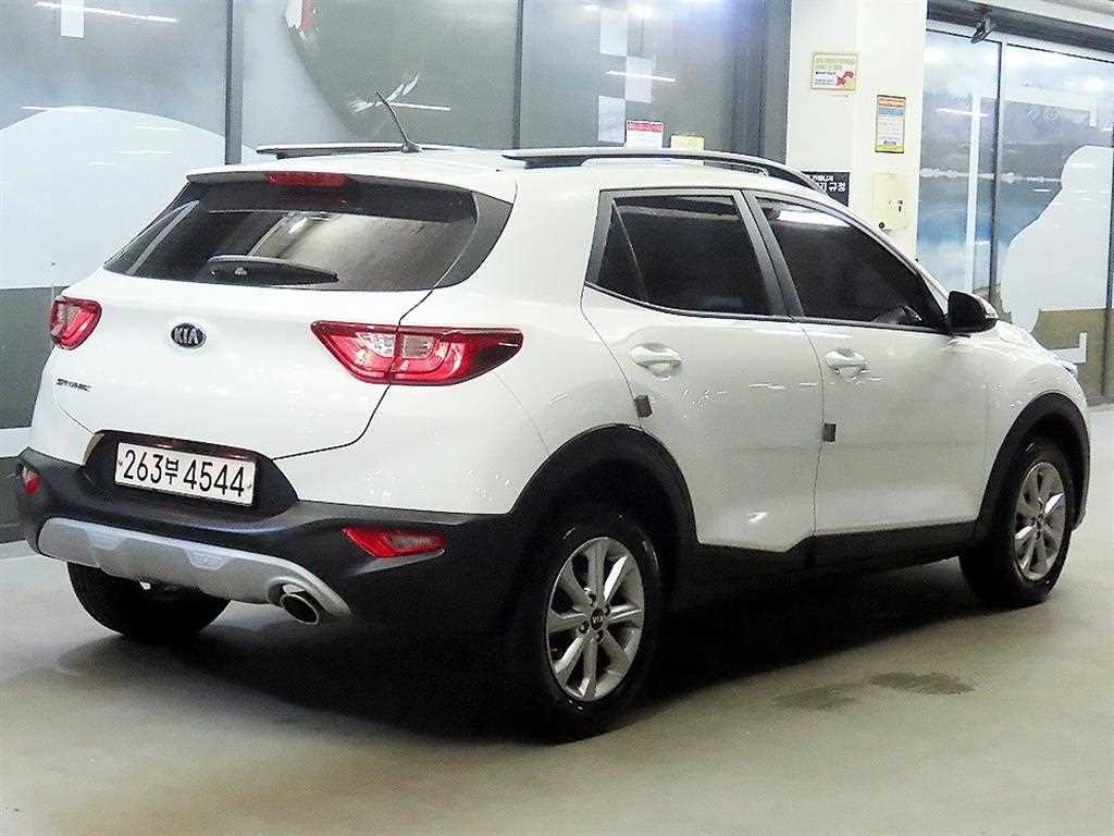 KIA Stonic - Vista 4