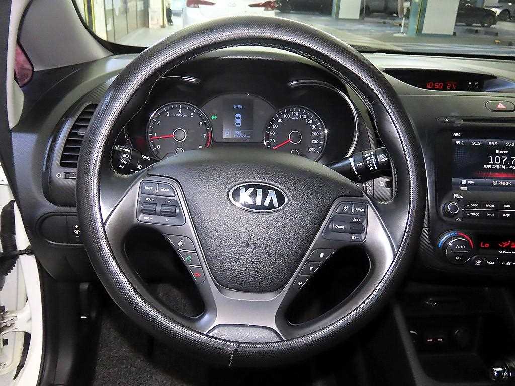 KIA K3 - Vista 8