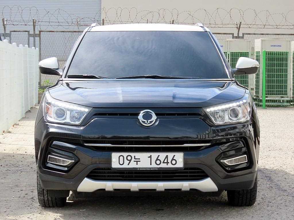 Ssangyong Tivoli 2018 Negro - Importación desde Corea - HF Imports Iquique - Foto 1
