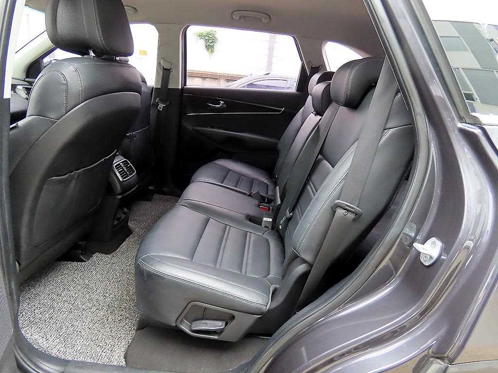 KIA Sorento - Vista 6