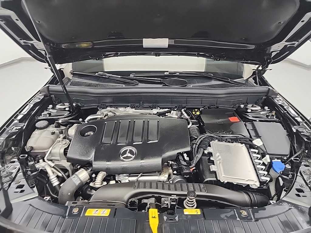 Mercedes Benz GLB Class - Vista 5