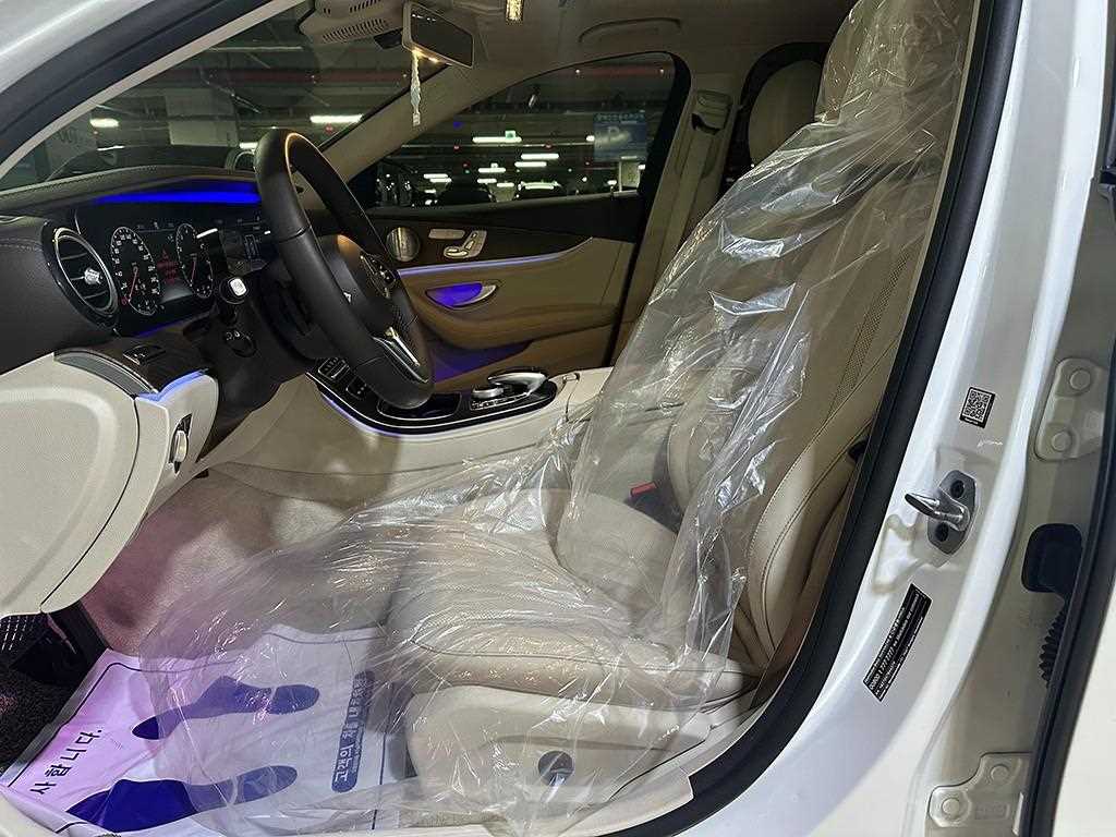 Mercedes Benz E class - Vista 7