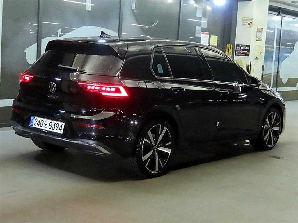 Volkswagen Golf - Vista 4