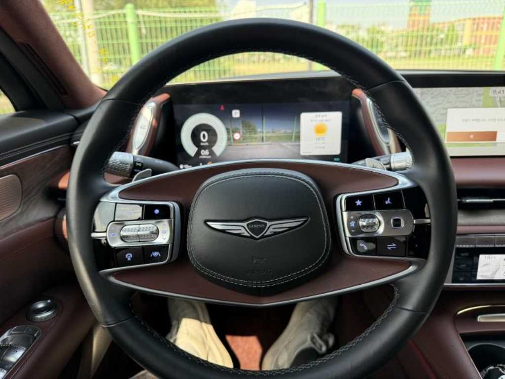 Genesis G90 - Vista 10