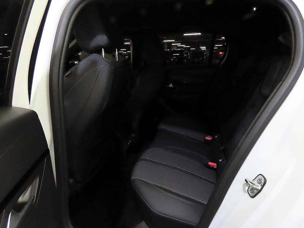 Peugeot 208 - Vista 7